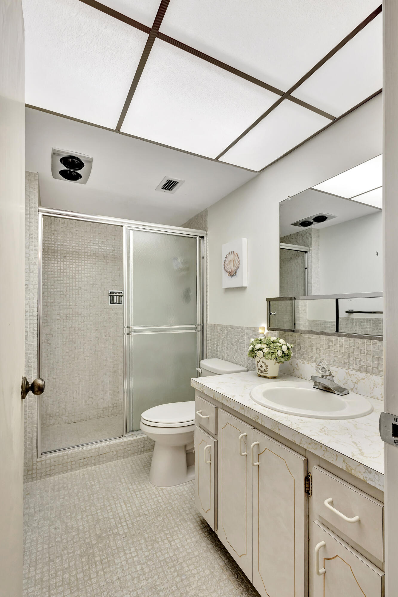 501 Lake Shore Drive Unit: 202