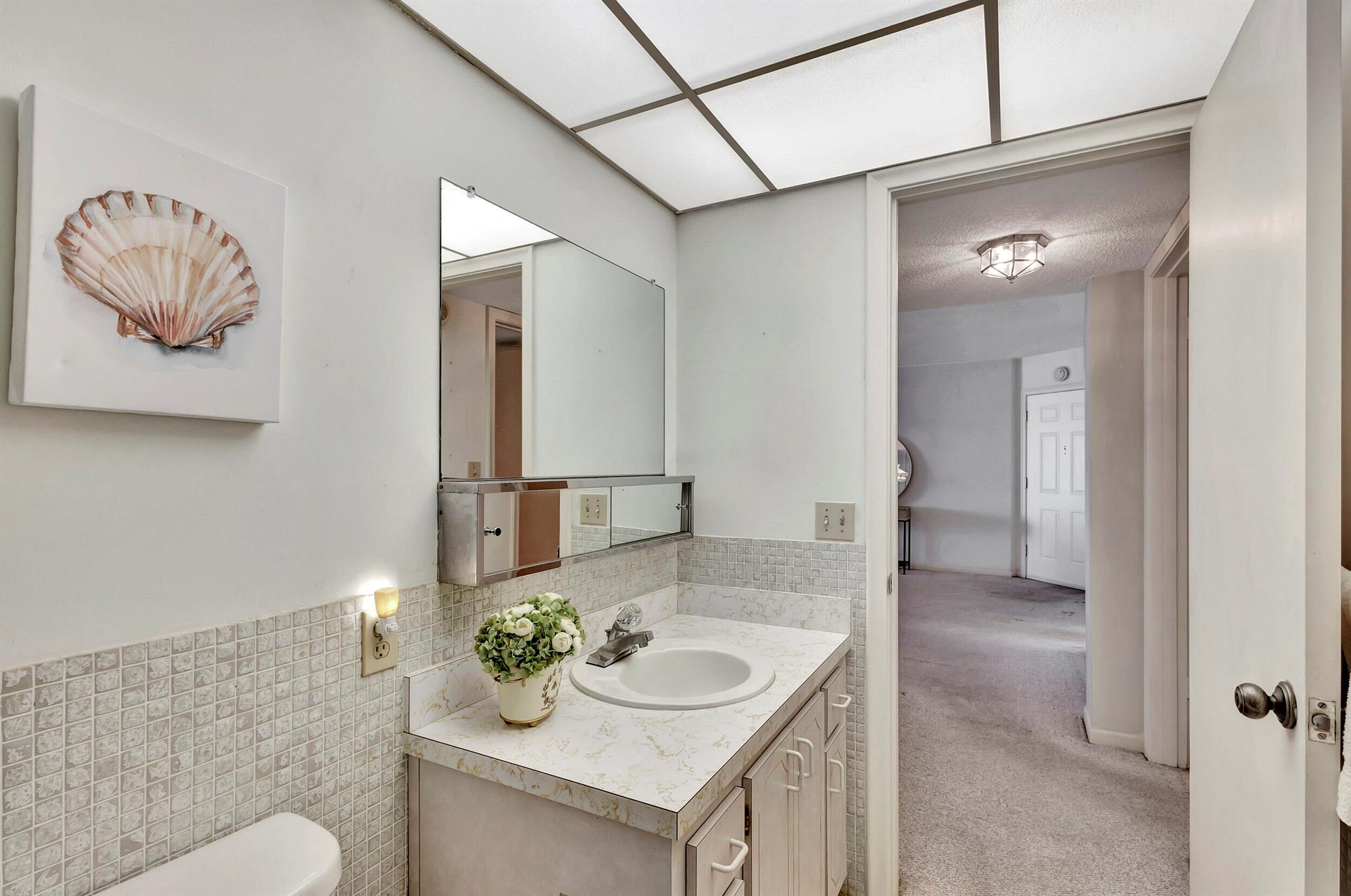 501 Lake Shore Drive Unit: 202