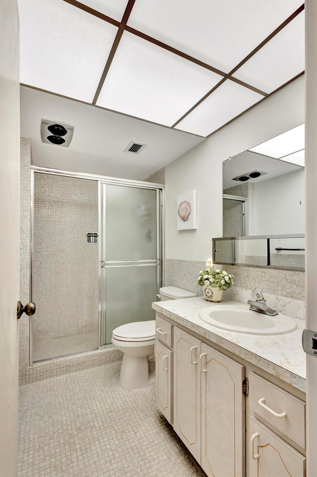 501 Lake Shore Drive Unit: 202