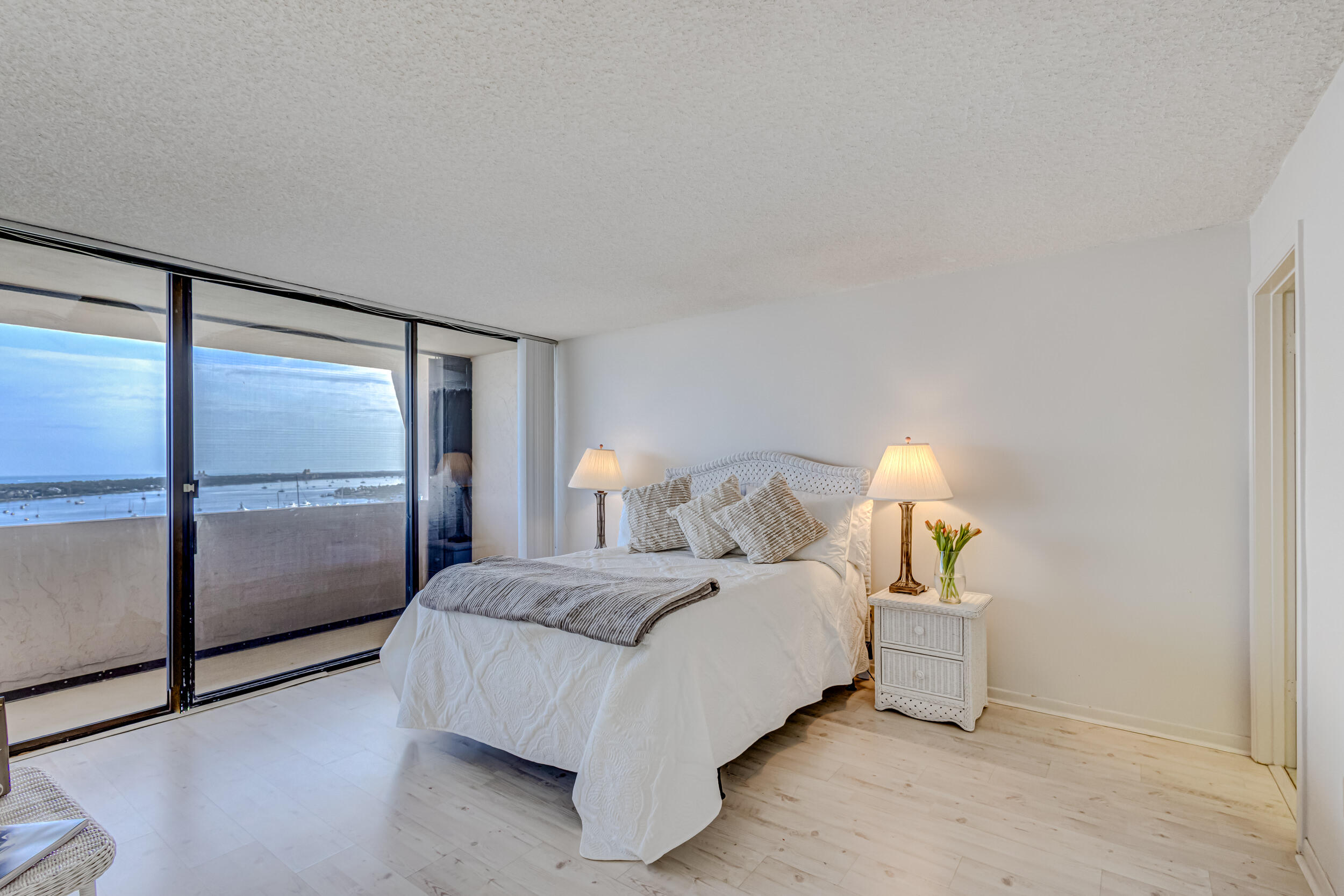 5200 N Flagler Drive Unit: 2304