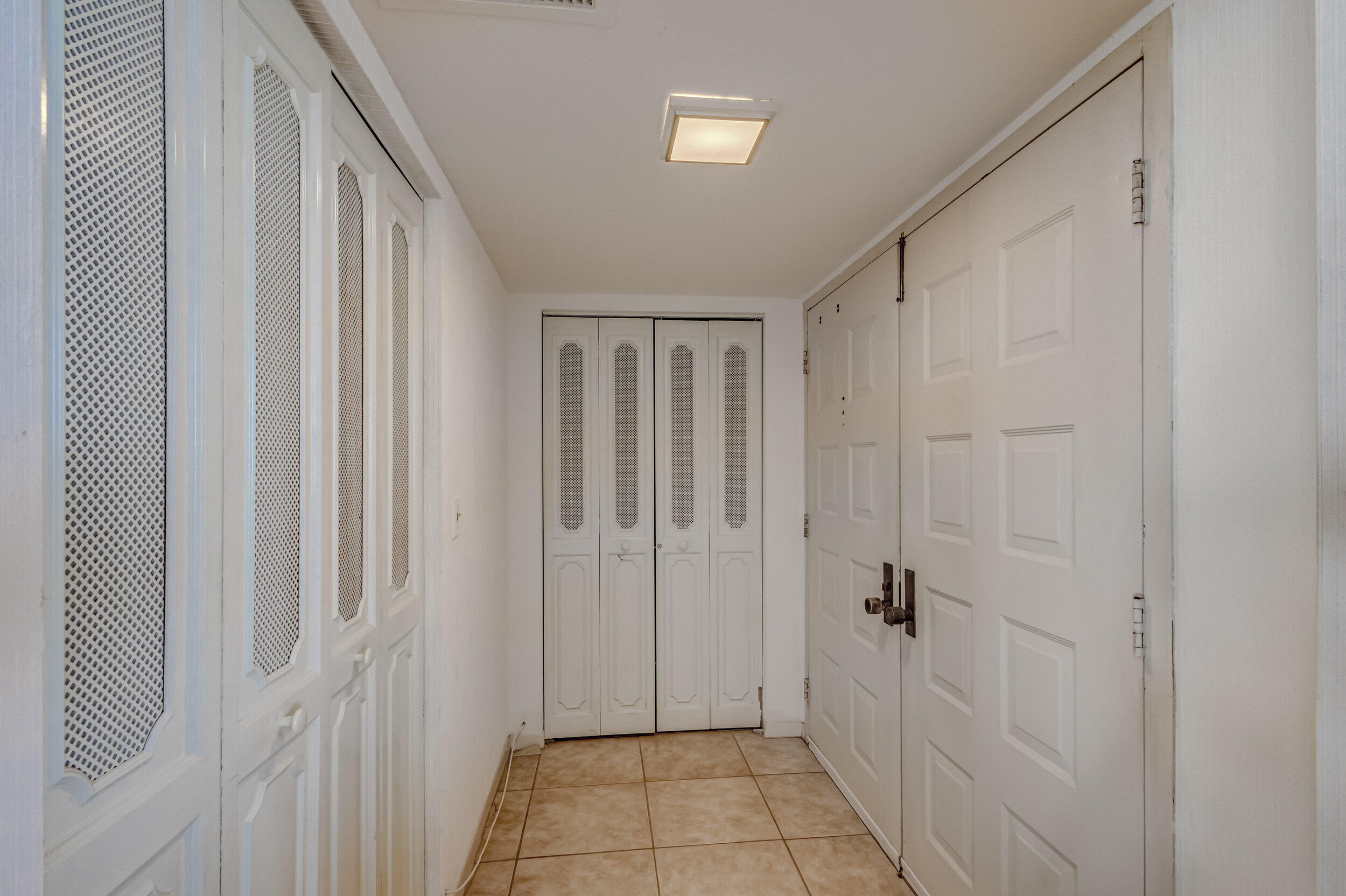 5200 N Flagler Drive Unit: 2304