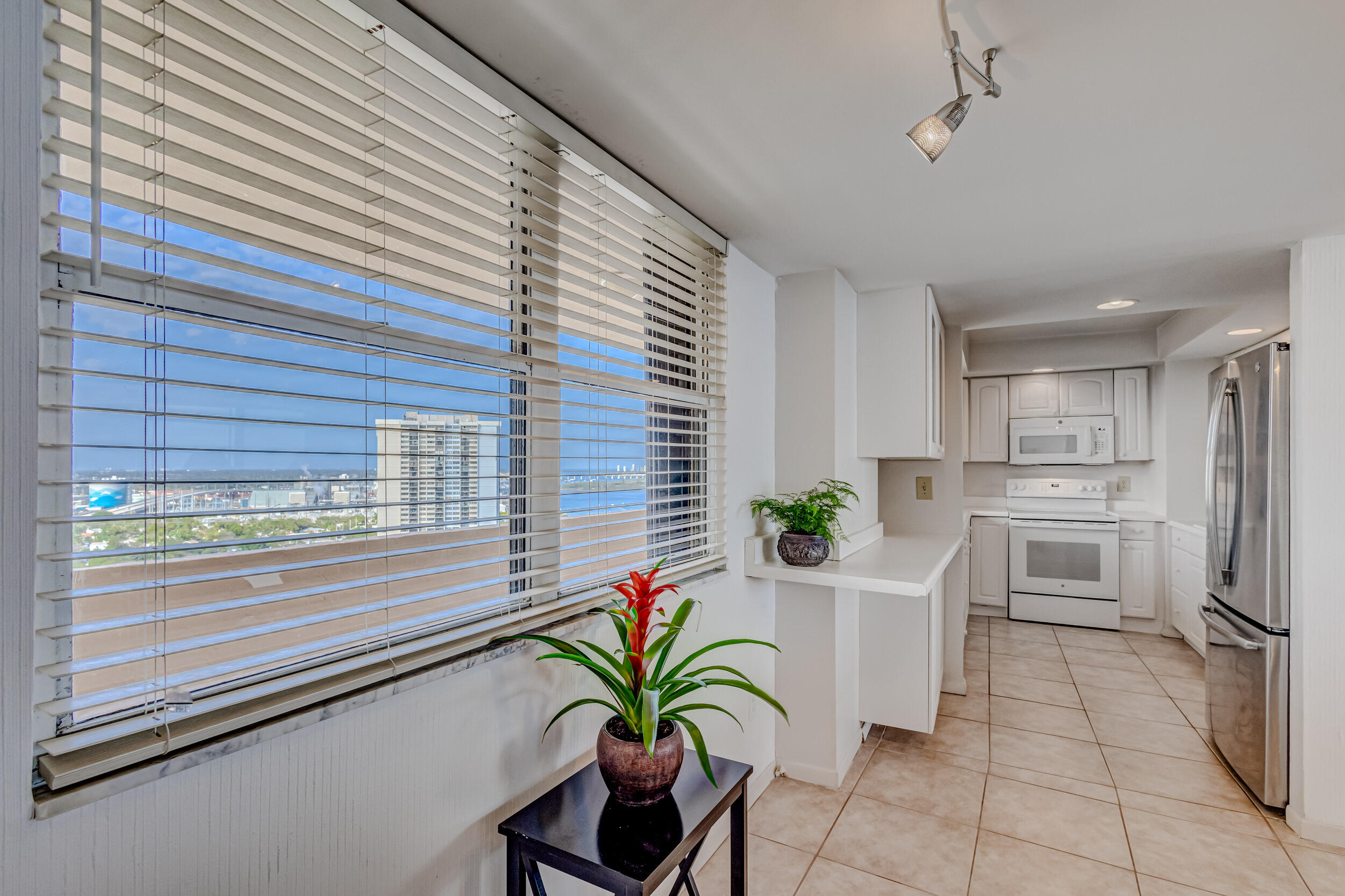 5200 N Flagler Drive Unit: 2304