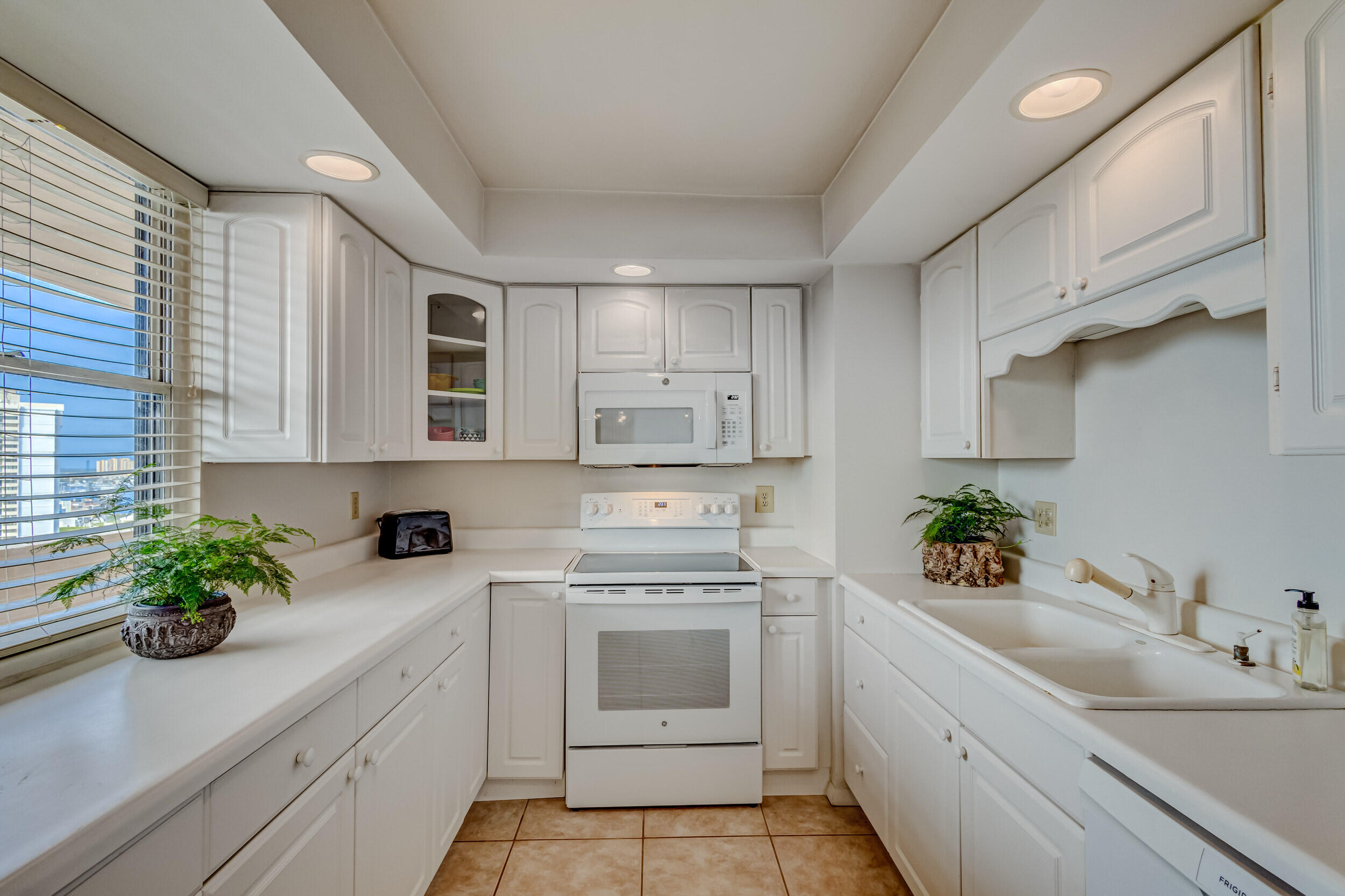 5200 N Flagler Drive 2304