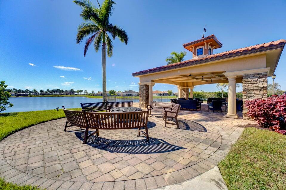 10295 SW Indian Lilac Trail