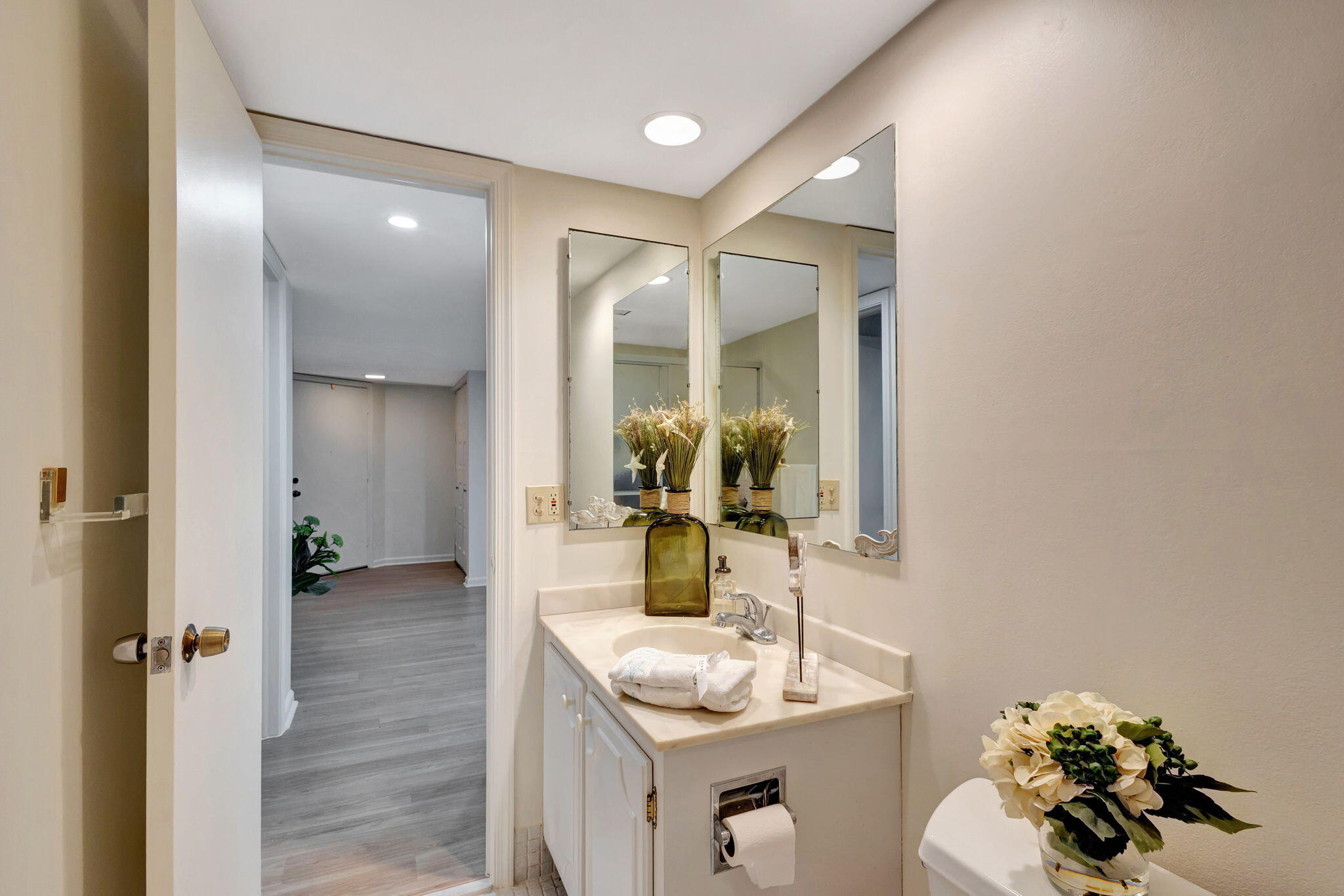 801 Lake Shore Drive 206