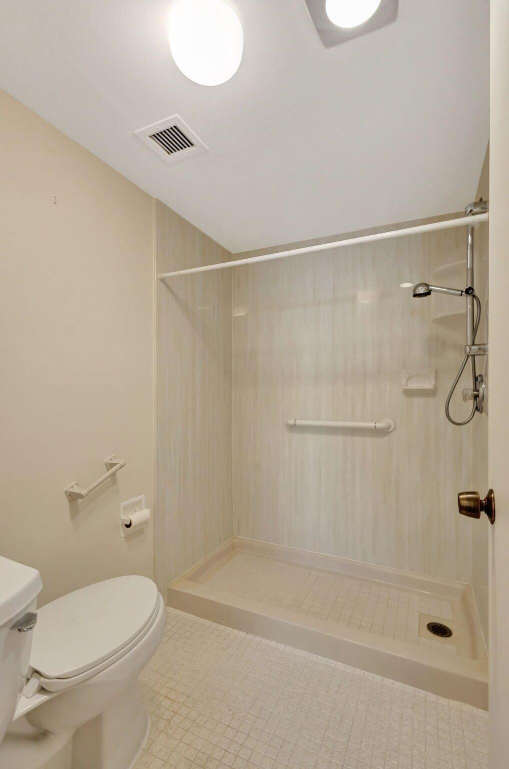 801 Lake Shore Drive 206