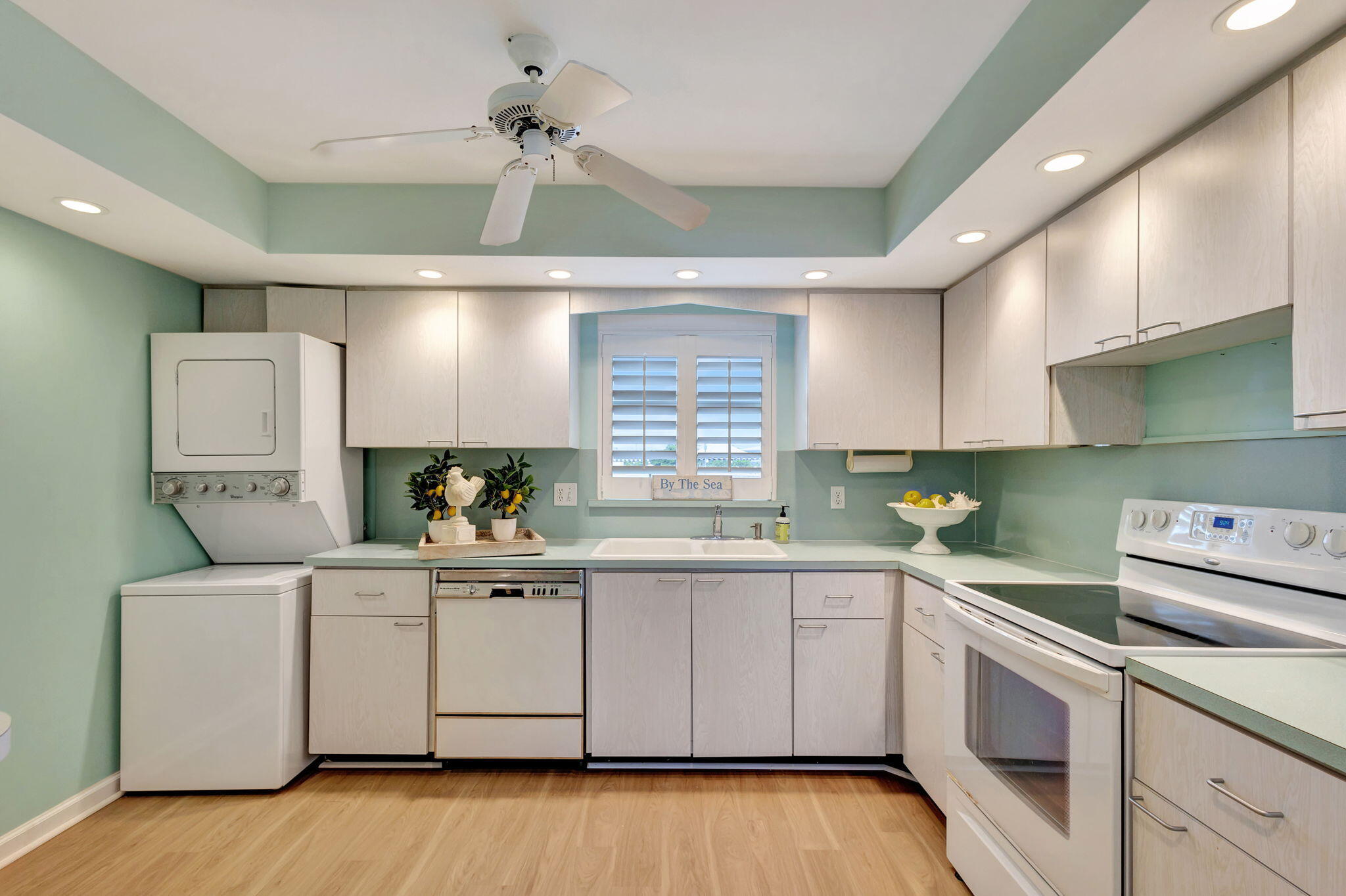 801 Lake Shore Drive 206