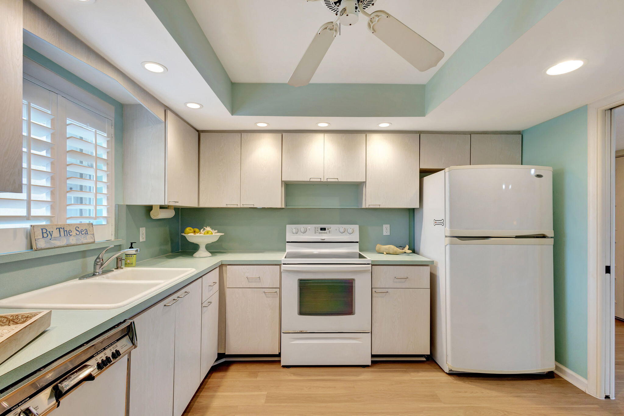 801 Lake Shore Drive 206