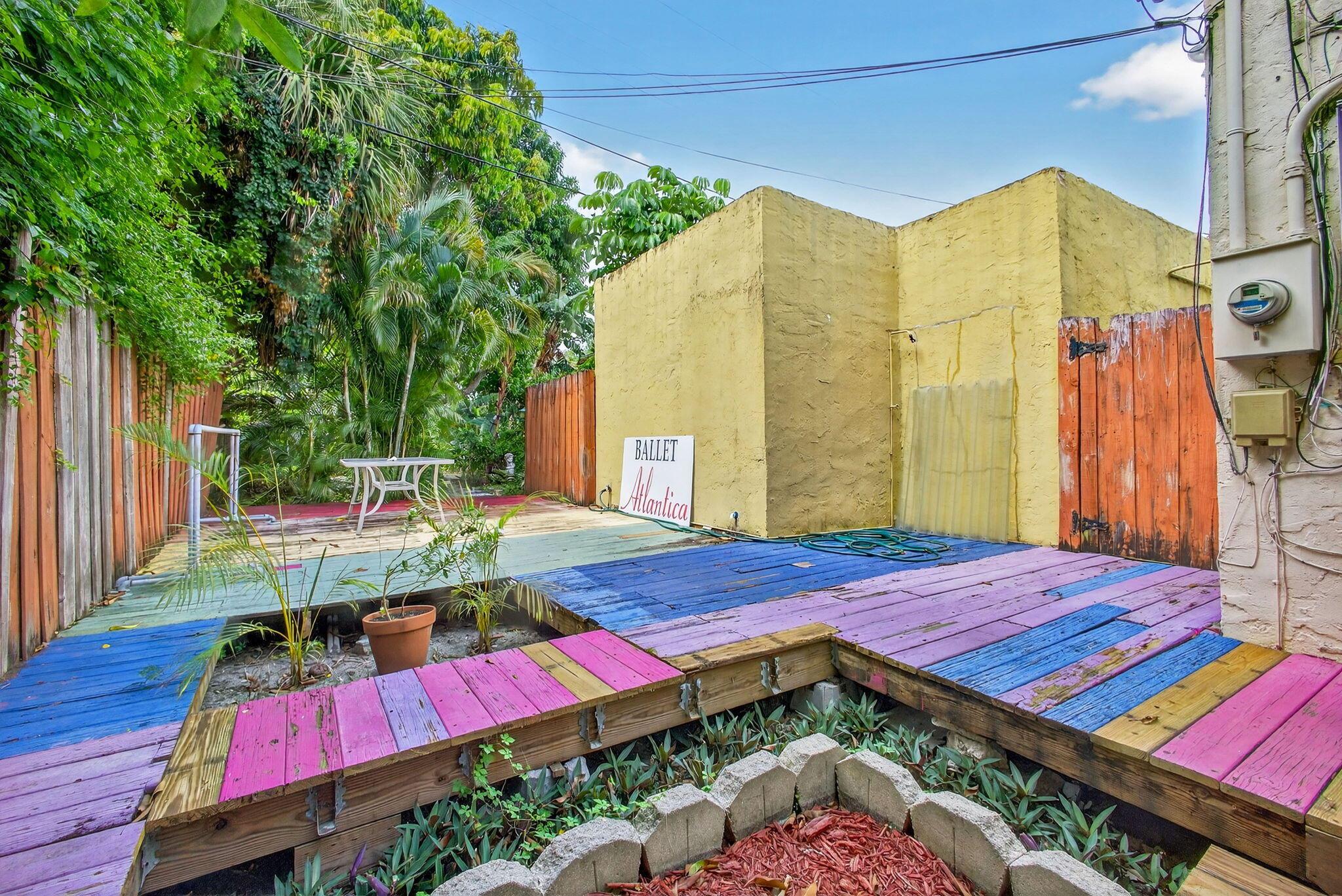 705 Lytle Street