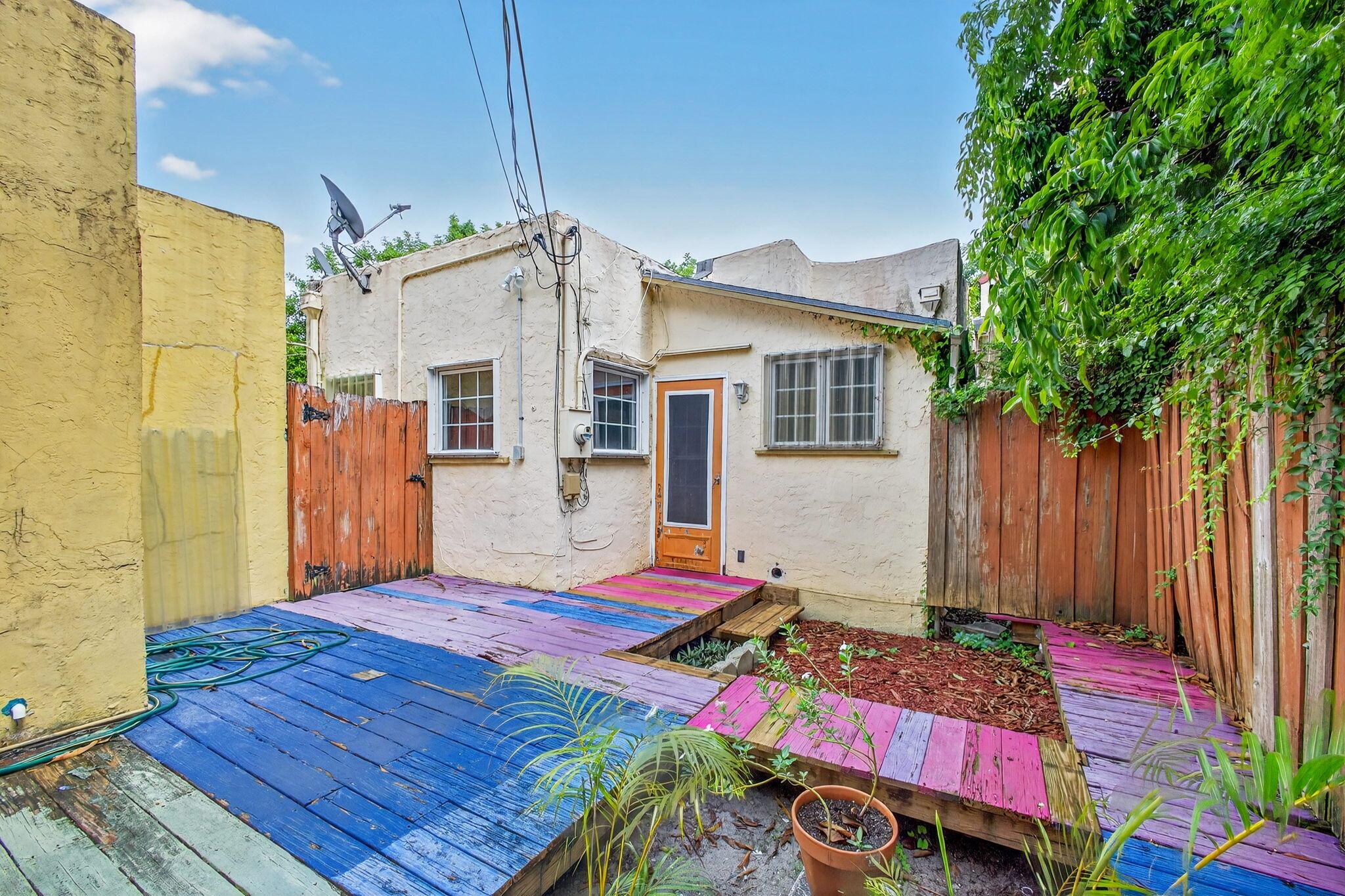 705 Lytle Street