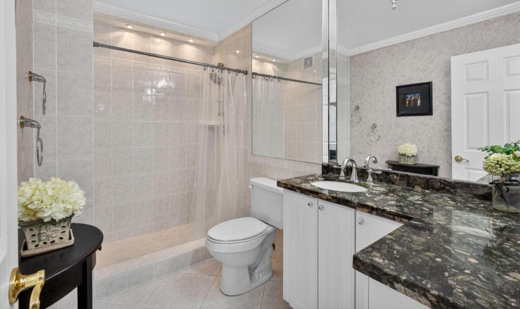 801 Lake Shore Drive 807