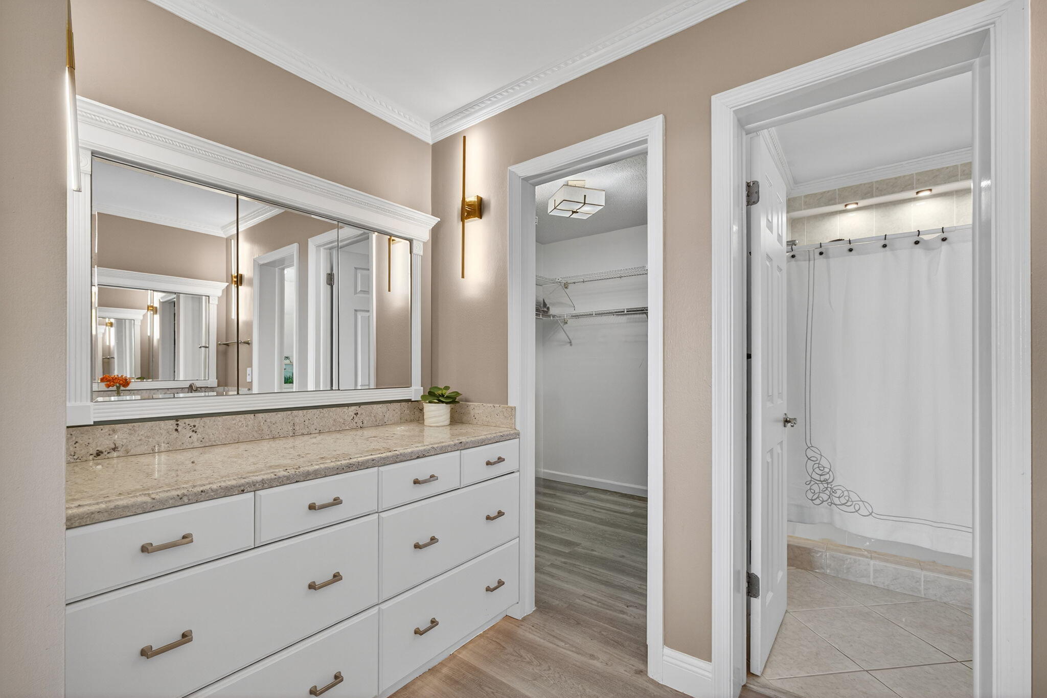 801 Lake Shore Drive 807