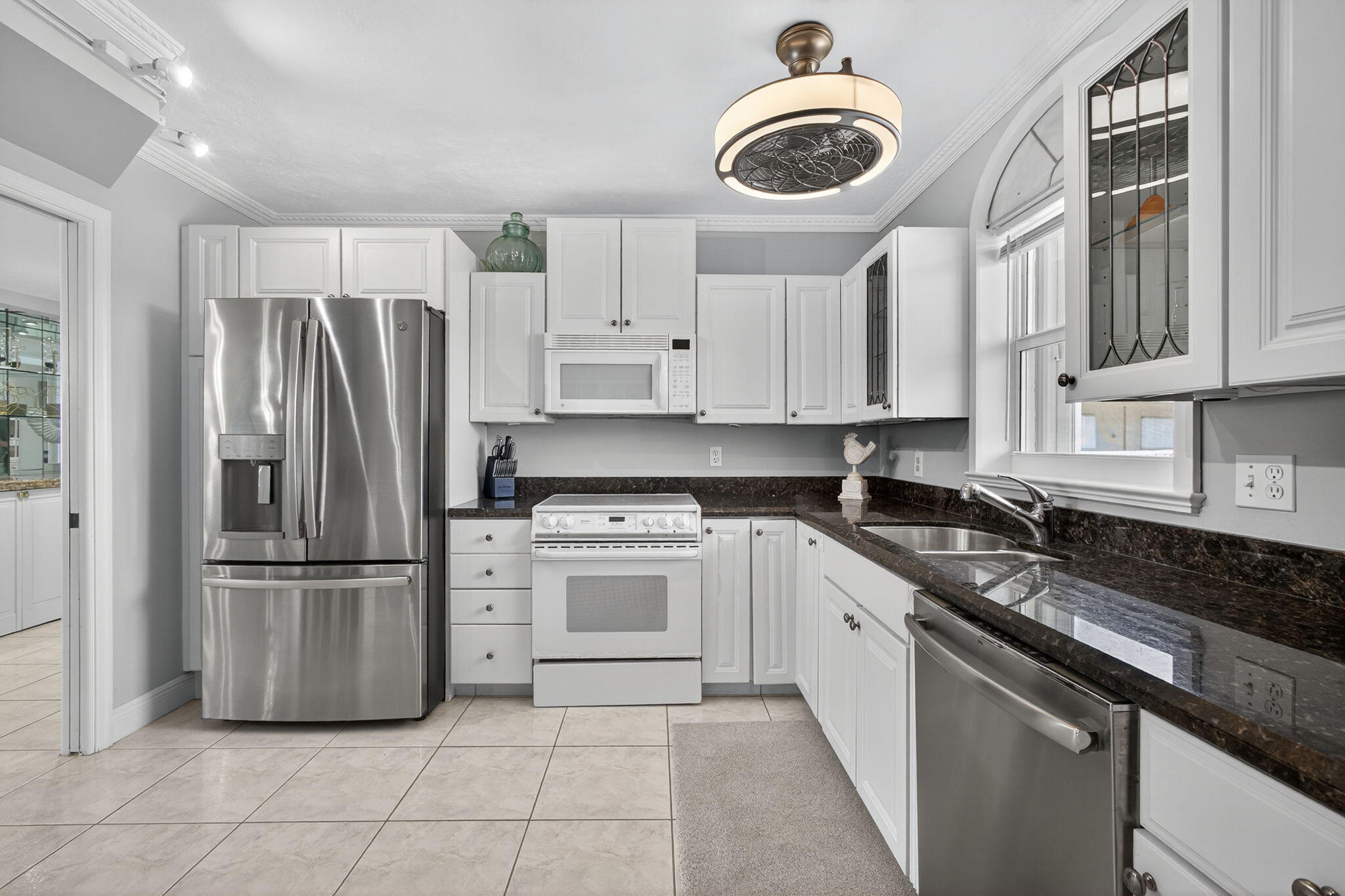 801 Lake Shore Drive 807