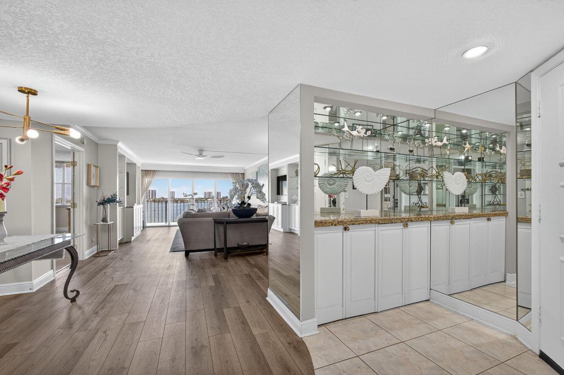 801 Lake Shore Drive 807