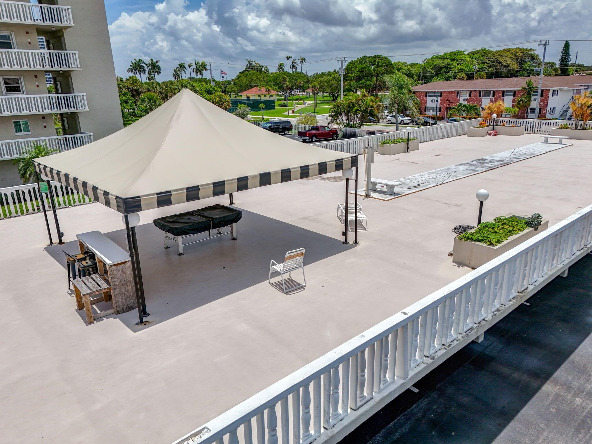 801 Lake Shore Drive 807