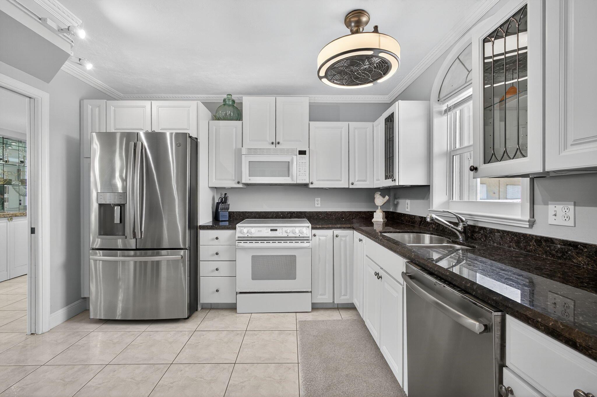 801 Lake Shore Drive 807