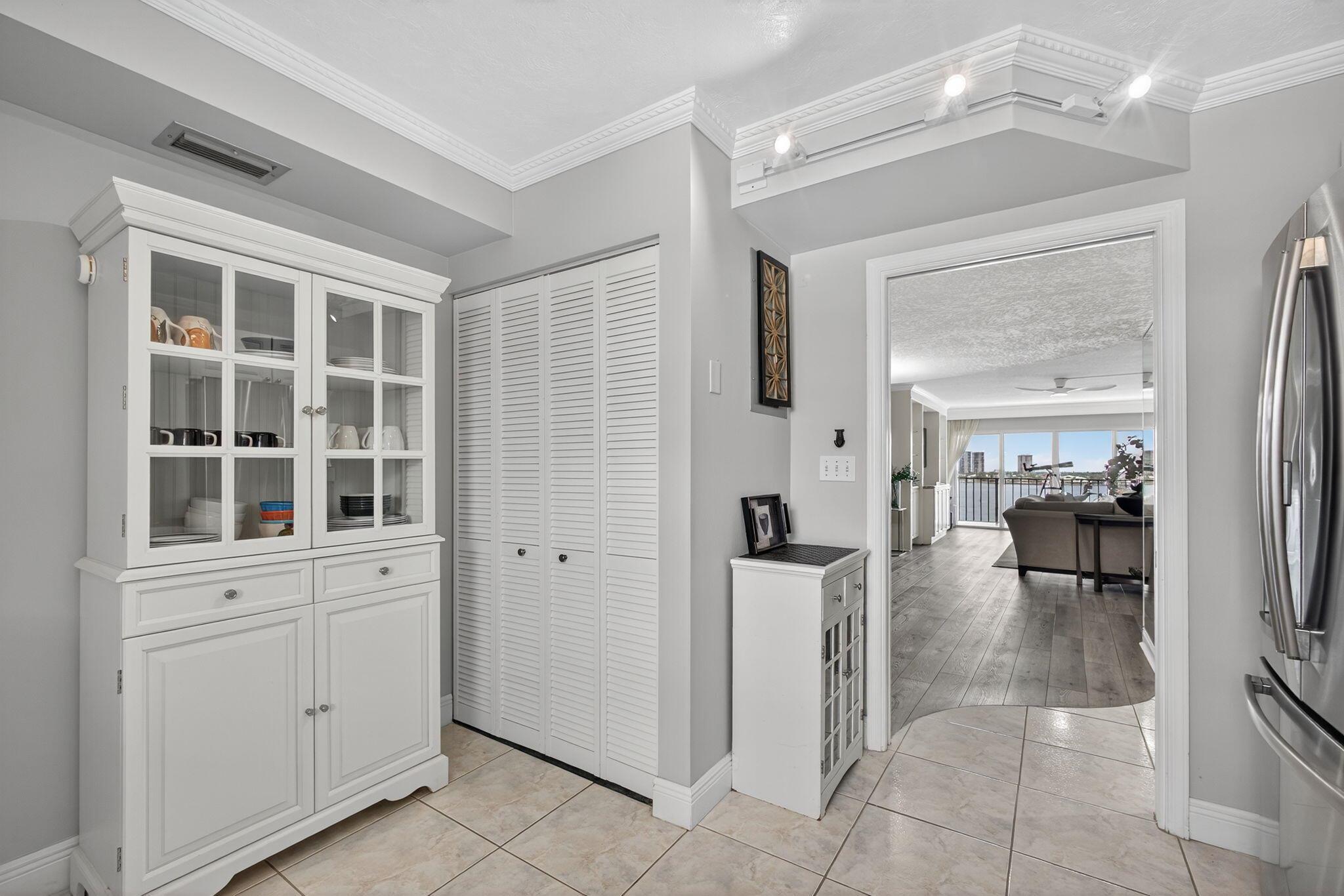 801 Lake Shore Drive 807