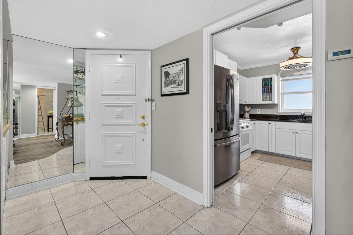 801 Lake Shore Drive 807