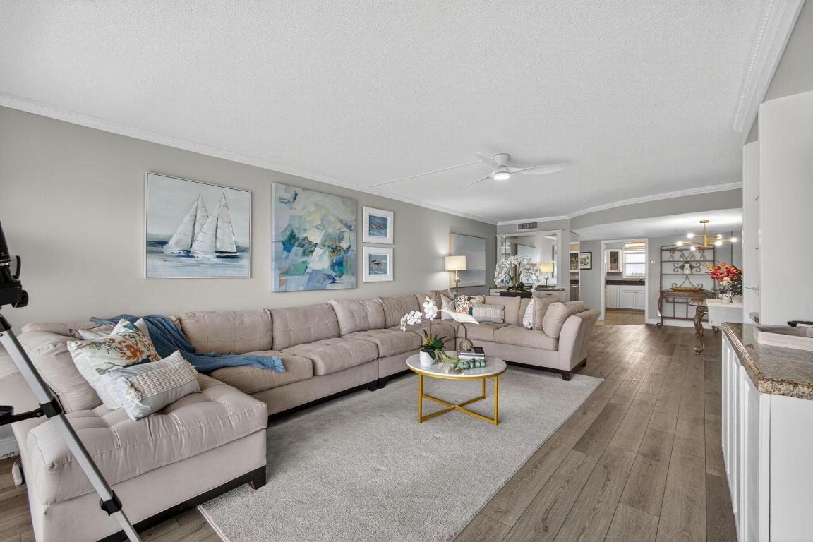 801 Lake Shore Drive 807