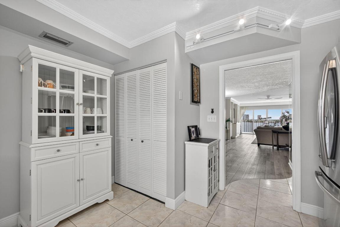 801 Lake Shore Drive 807