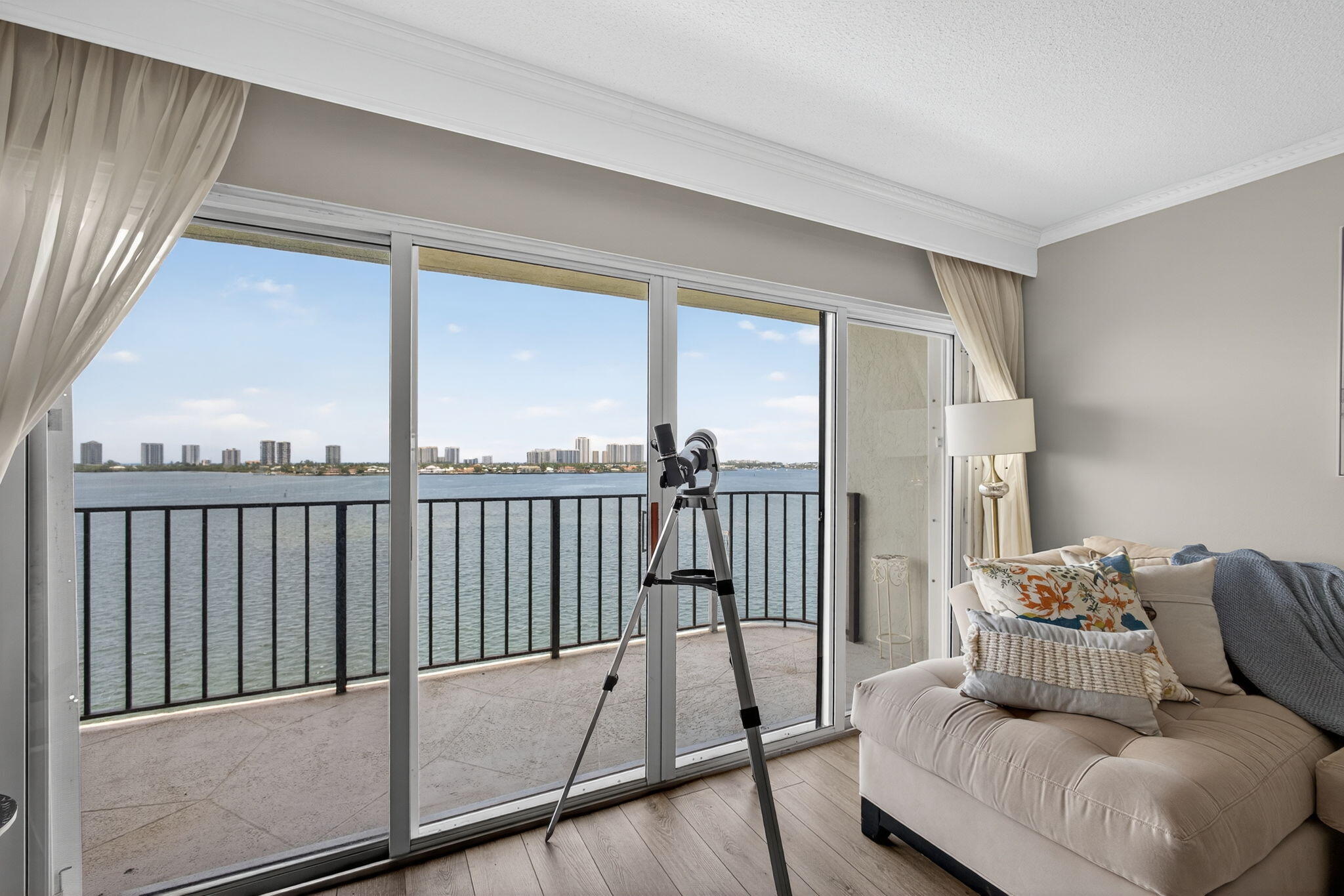 801 Lake Shore Drive 807