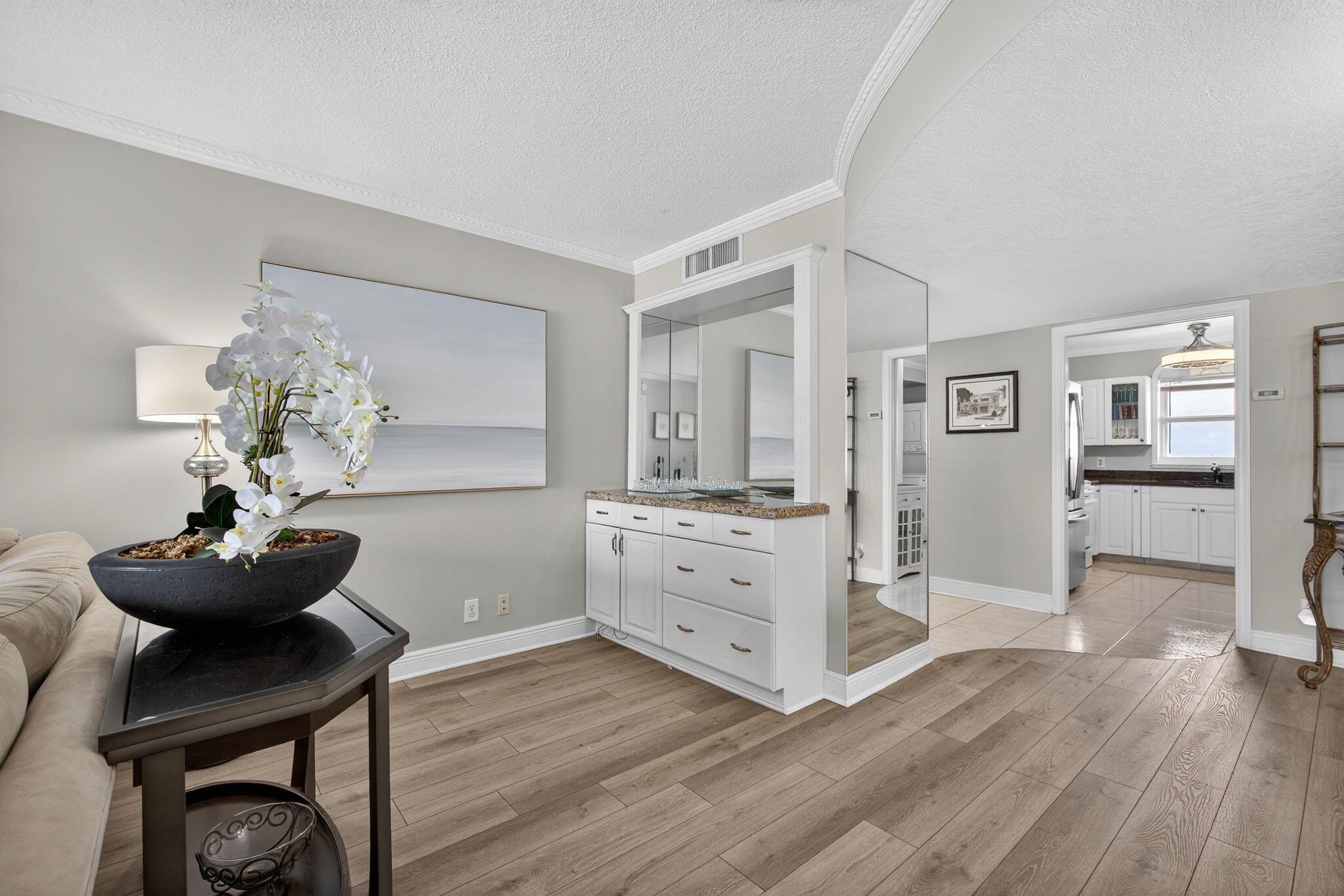 801 Lake Shore Drive 807