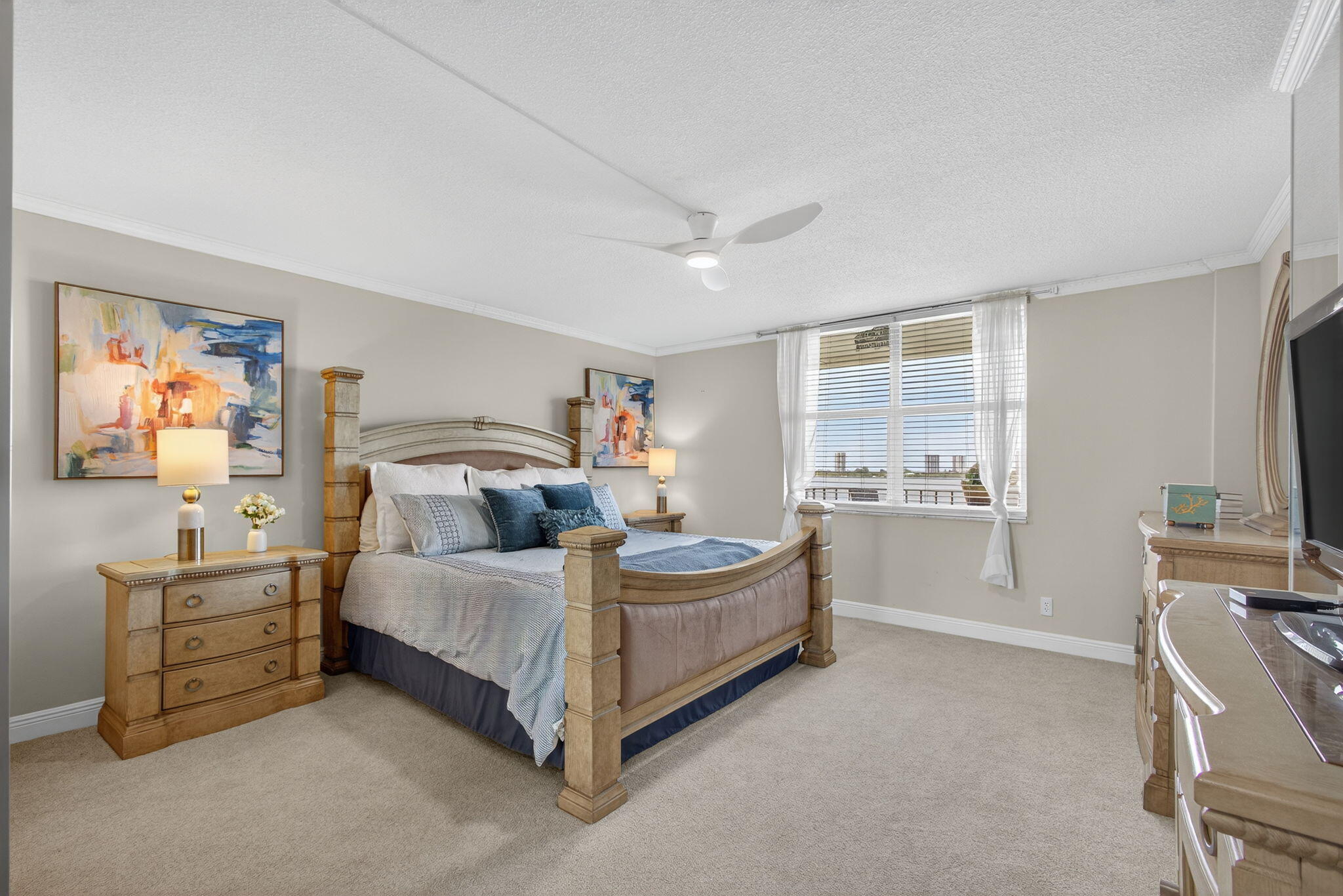 801 Lake Shore Drive 807