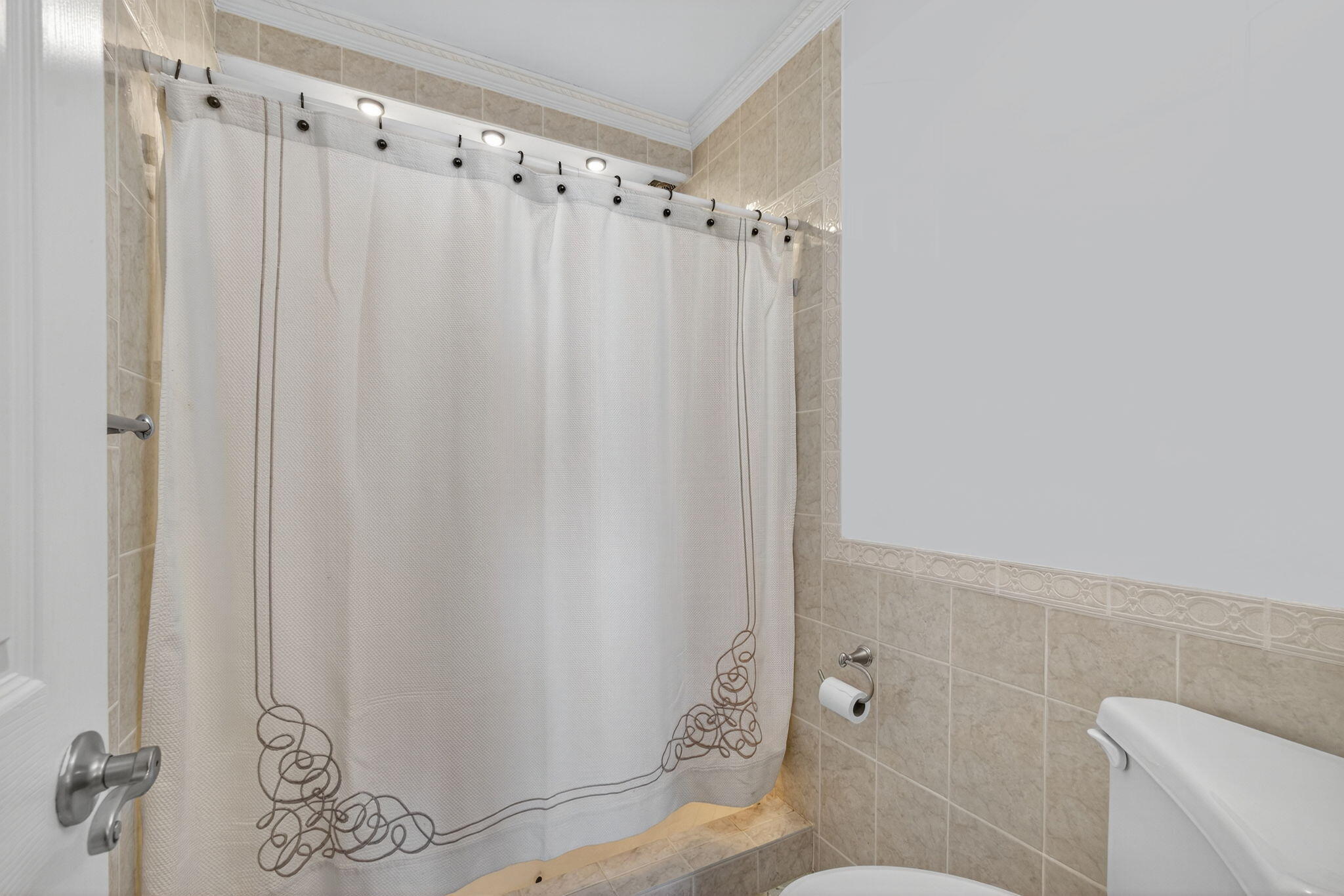 801 Lake Shore Drive 807