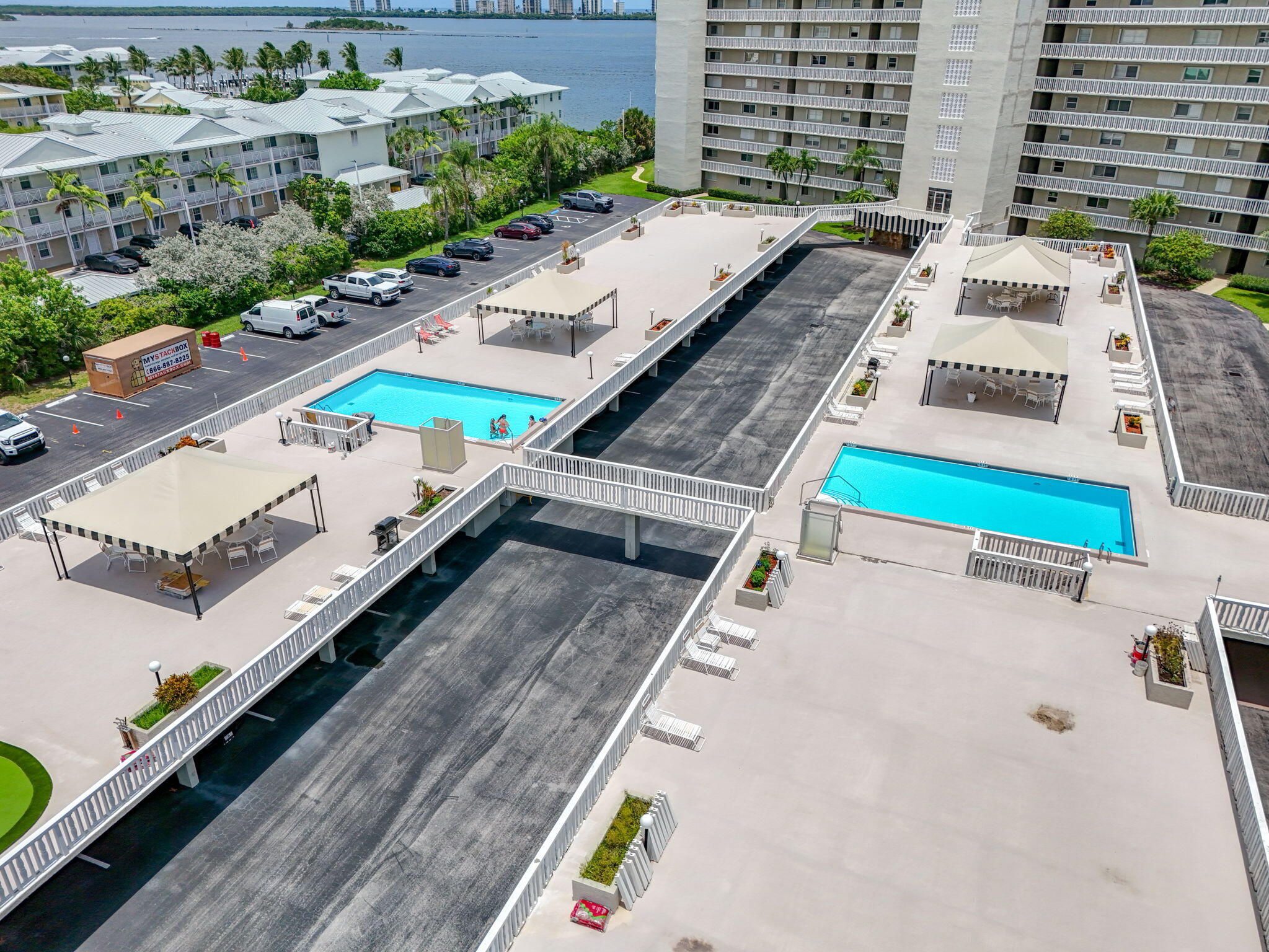 801 Lake Shore Drive 807