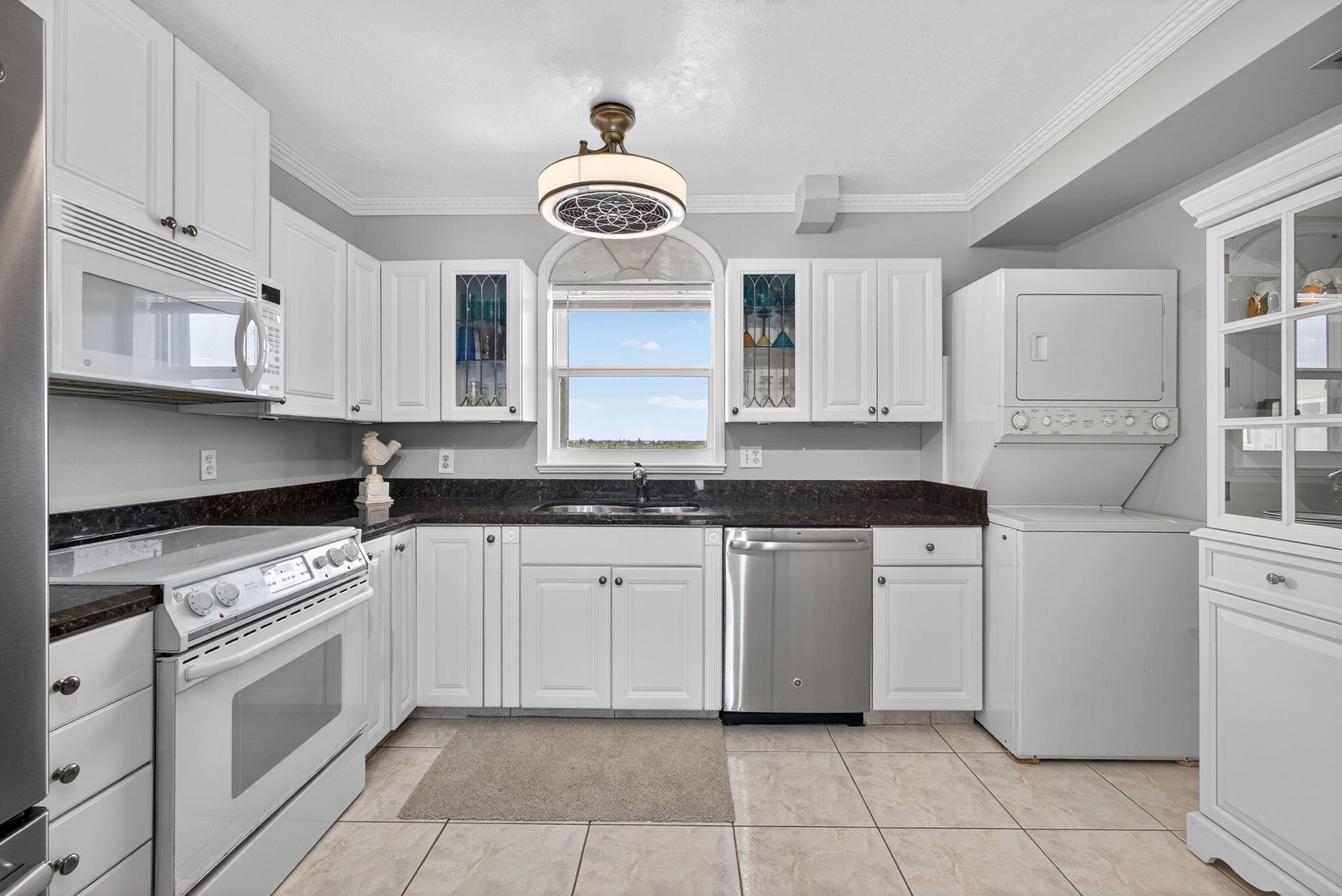 801 Lake Shore Drive 807