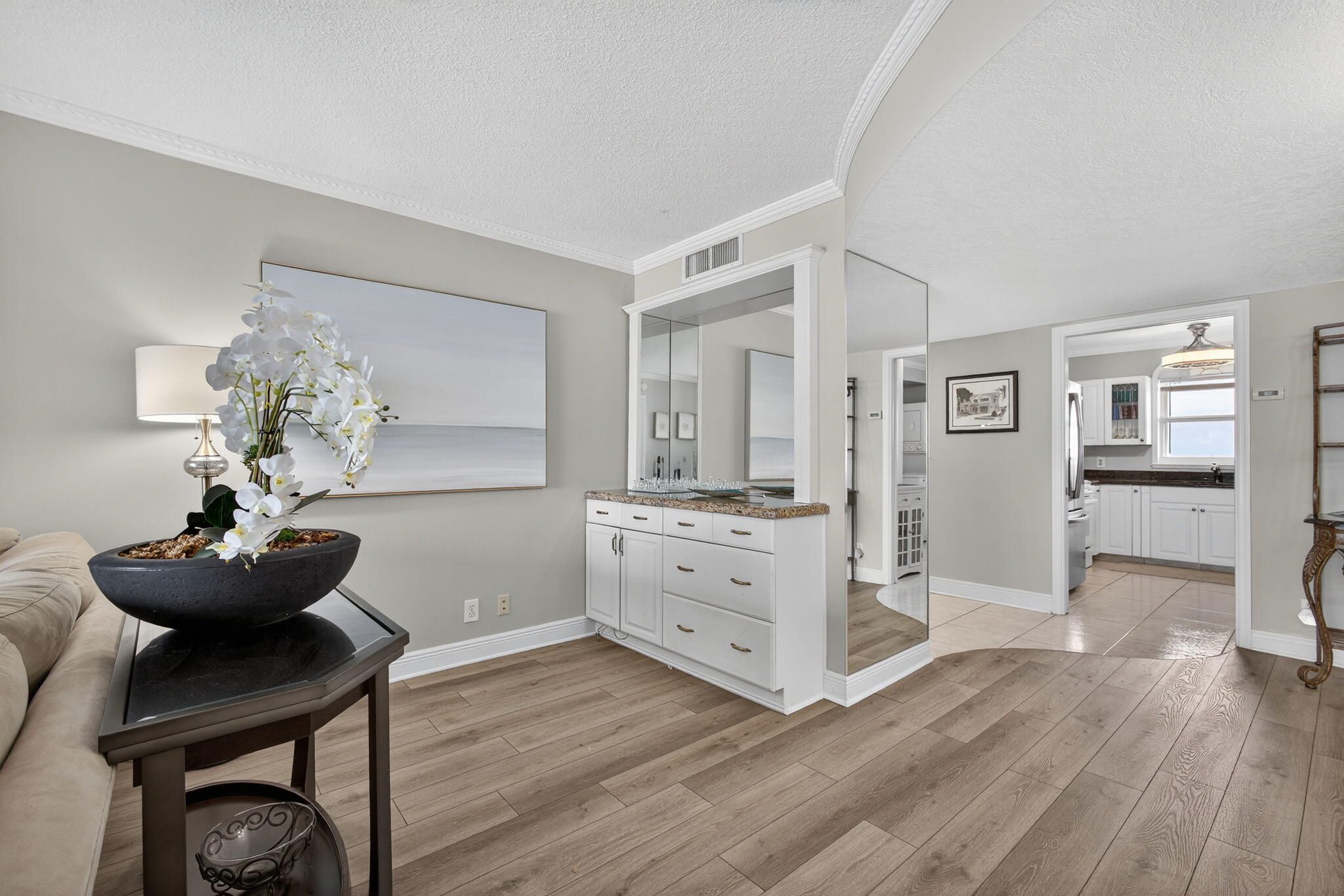 801 Lake Shore Drive 807