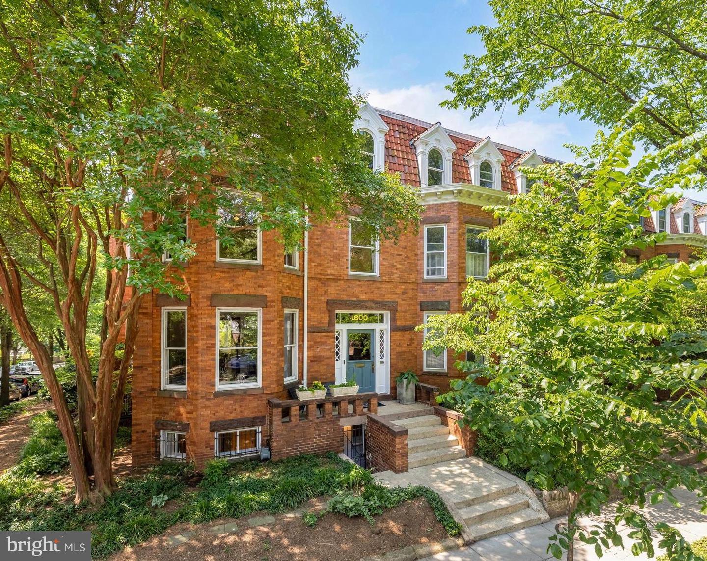 1800 Lamont St NW