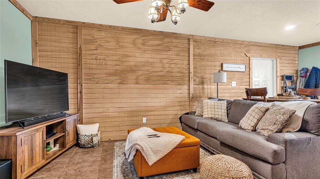 18627 N County Road 3290 Road