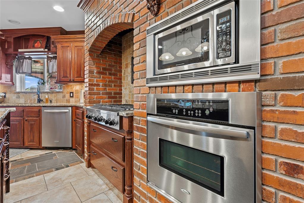 2302 Clubhouse Drive