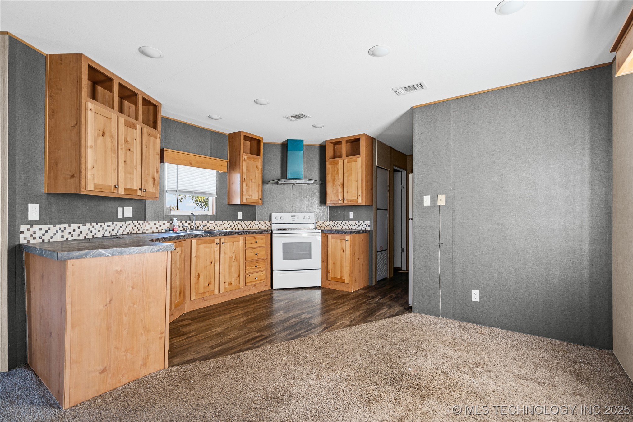 5000 Swayback Road