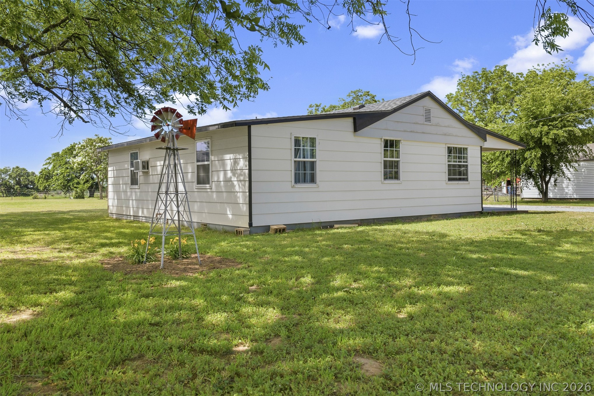282353 E 1800 Road