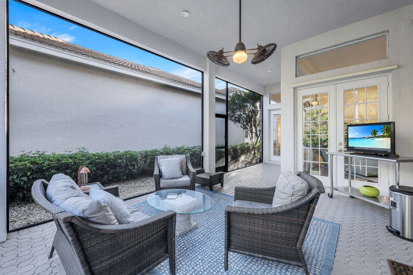 8575 PEPPERTREE WAY