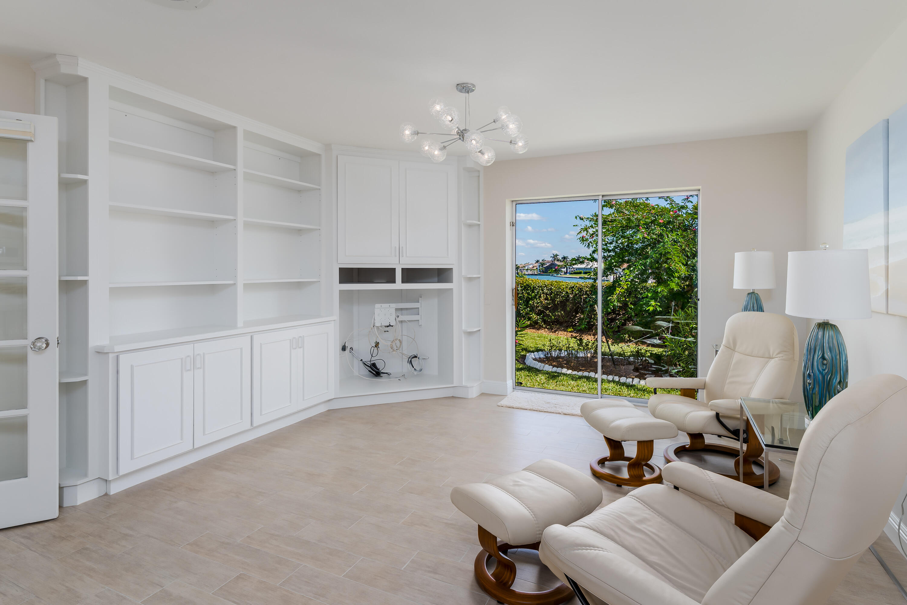 1064 FIELDSTONE DRIVE