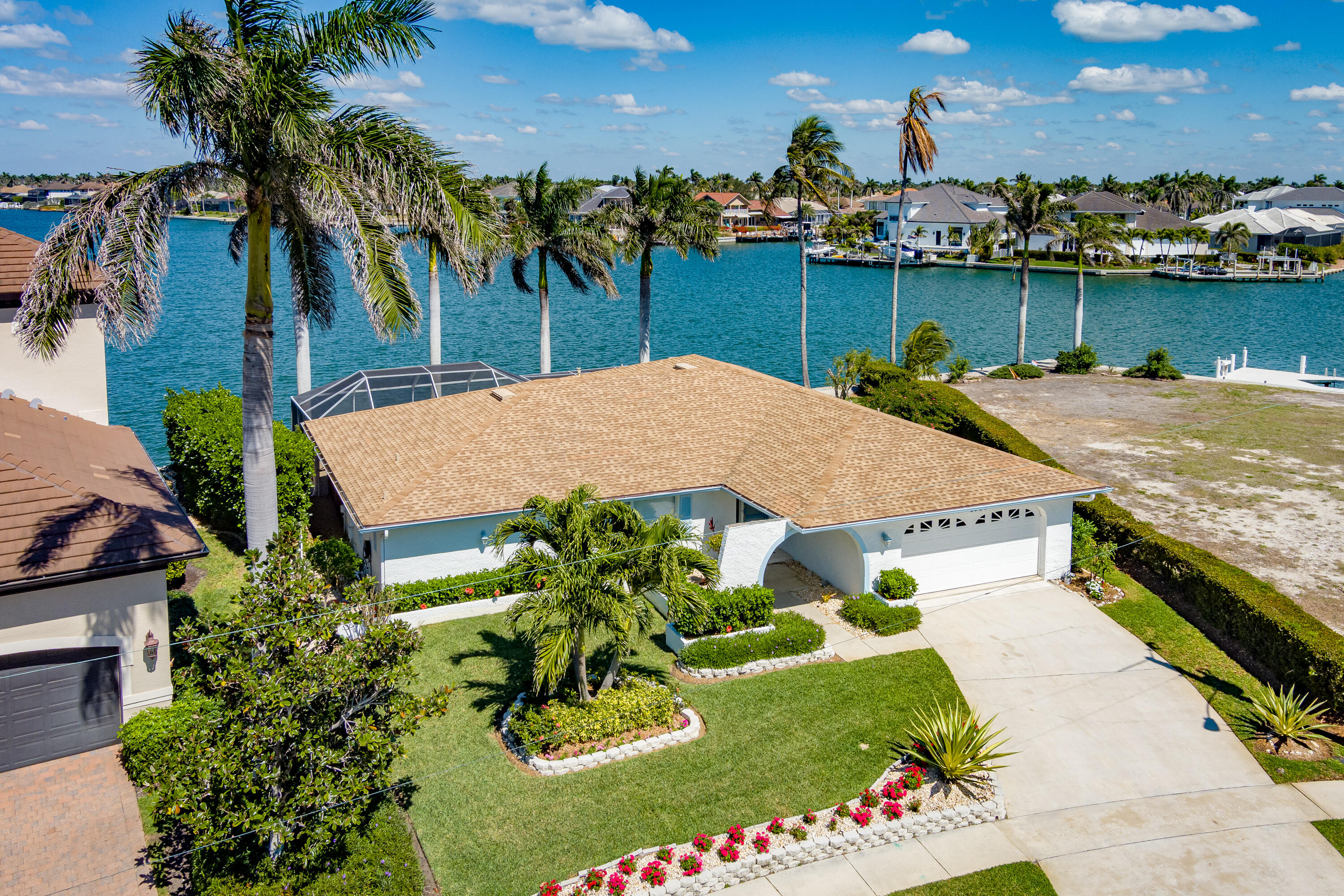 1064 FIELDSTONE DRIVE