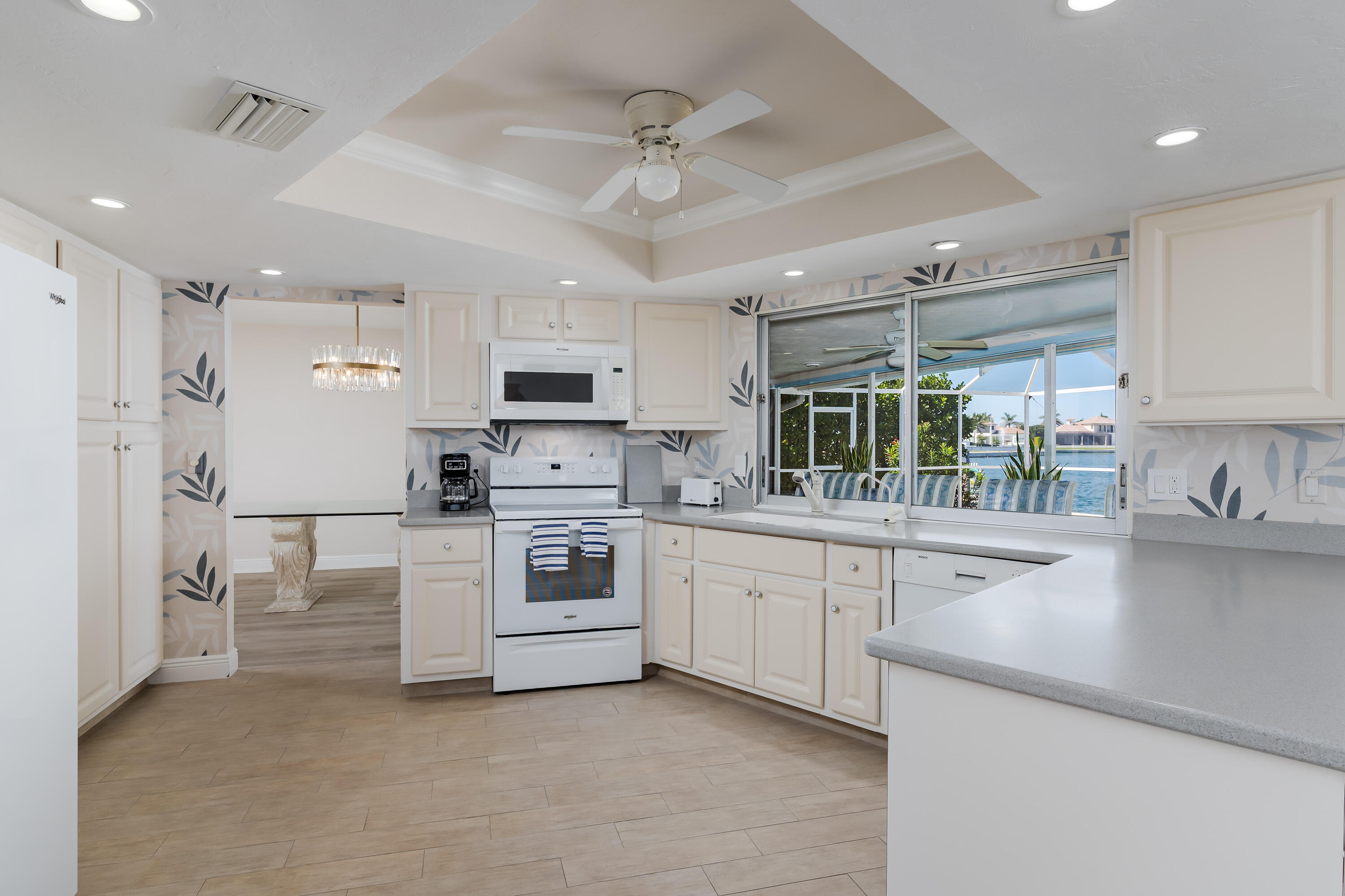 1064 FIELDSTONE DRIVE