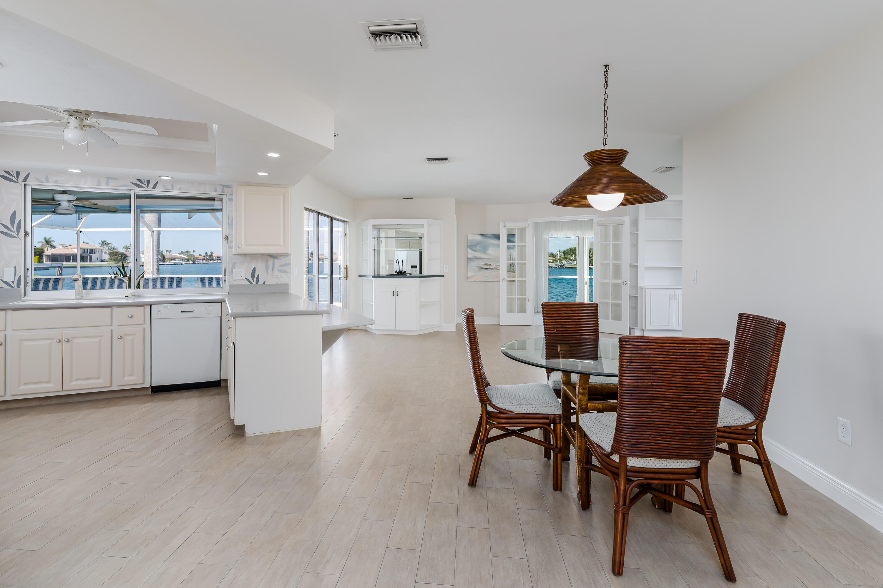 1064 FIELDSTONE DRIVE