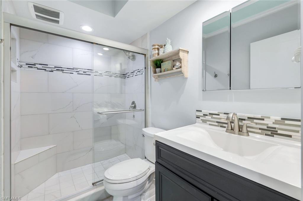 1208 Edington PL E204