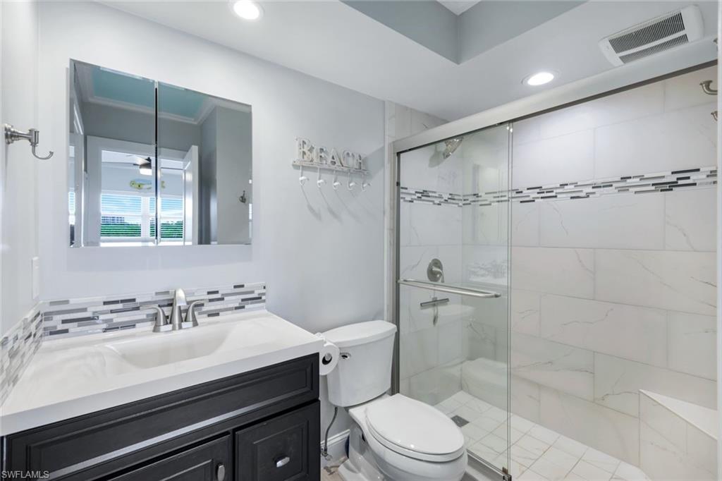 1208 Edington PL E204