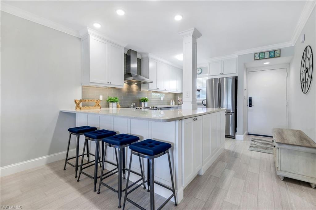 1208 Edington PL E204