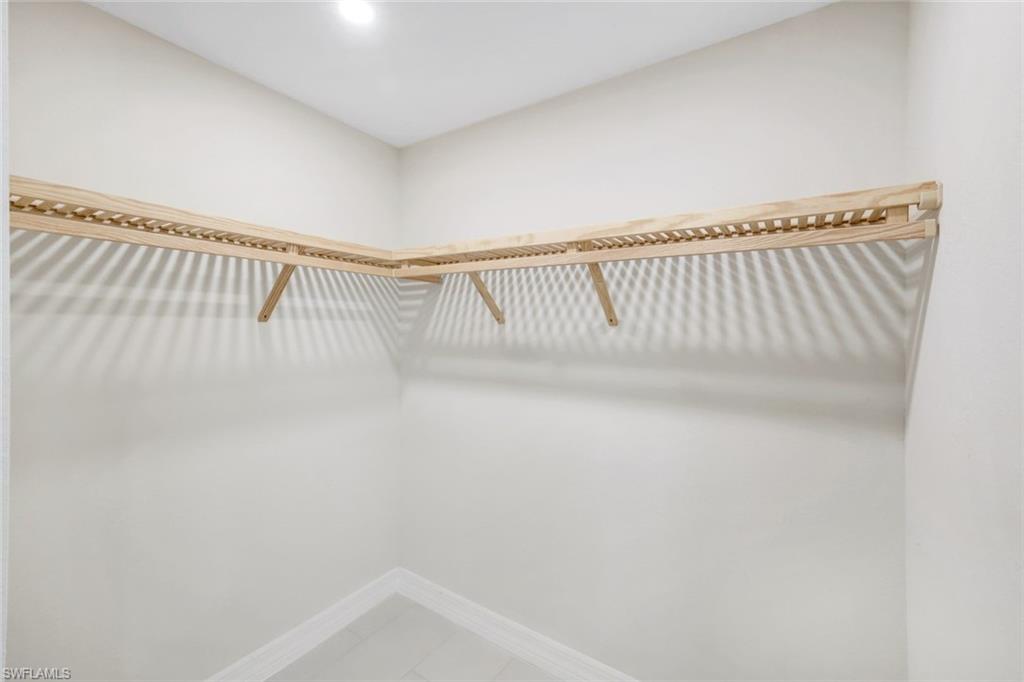 280 Indies DR E # 202 Unit: 101,102,201,202