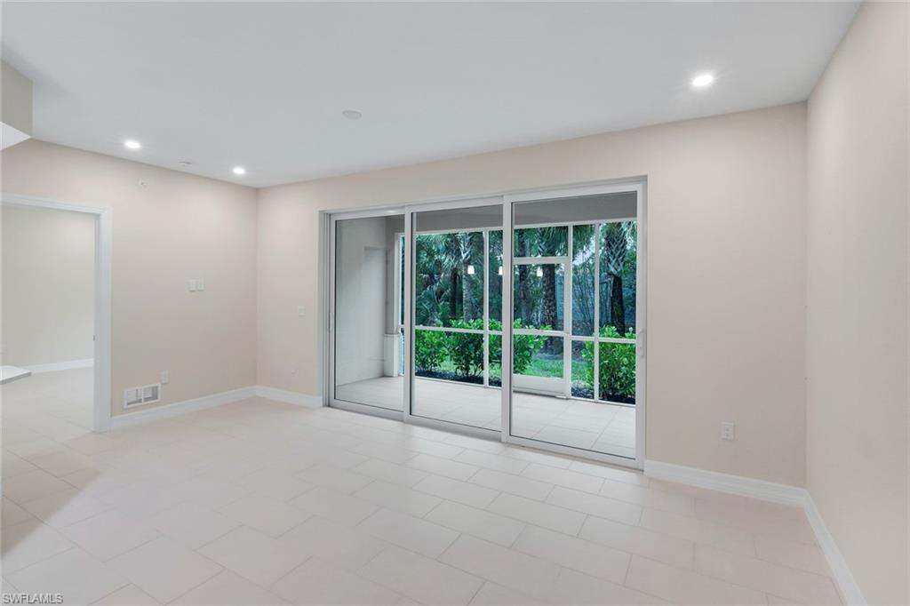 286 Indies DR E # 202 Unit: 101,102,201,202