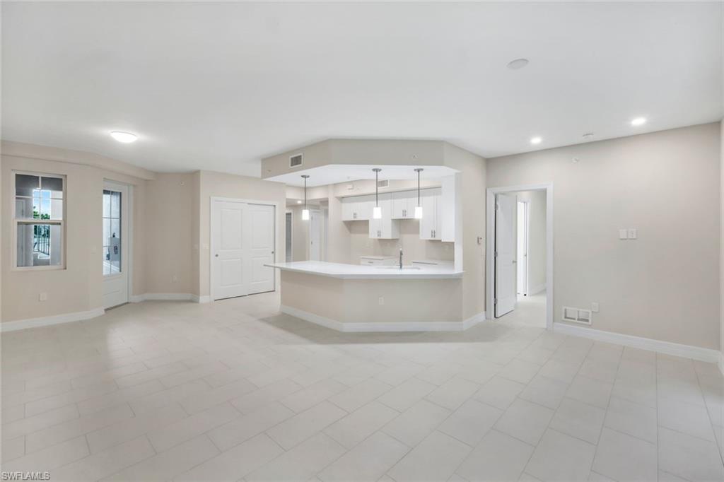 286 Indies DR E # 202 Unit: 101,102,201,202