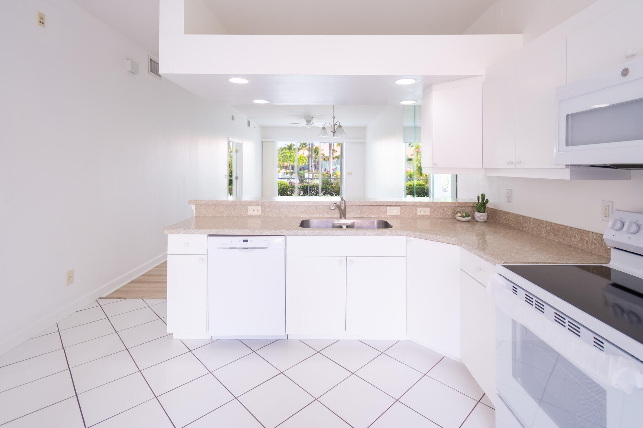6770 BEACH RESORT DRIVE, 2101