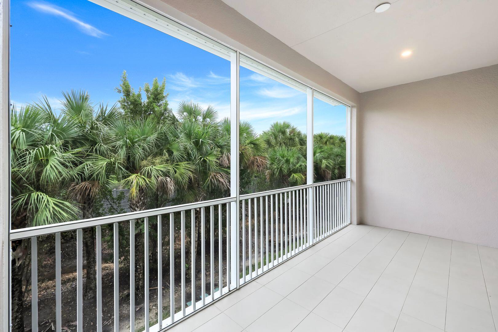 280 INDIES DRIVE E