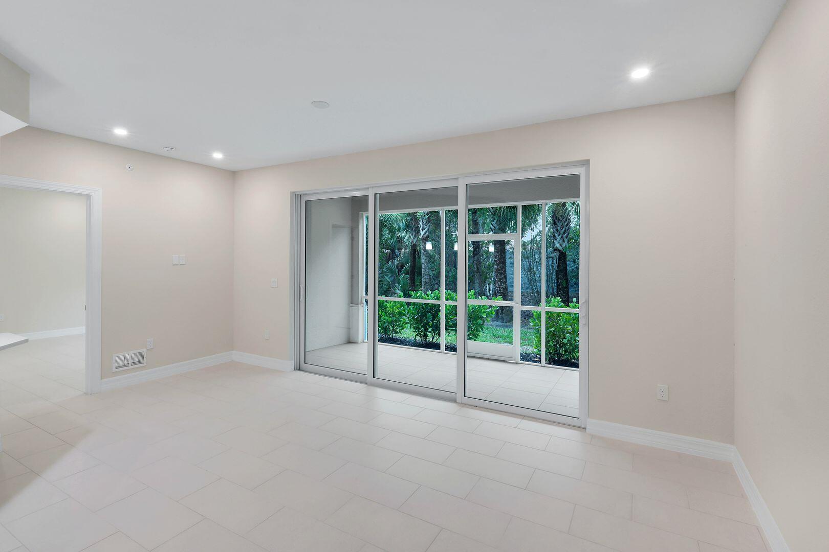 280 INDIES DRIVE E